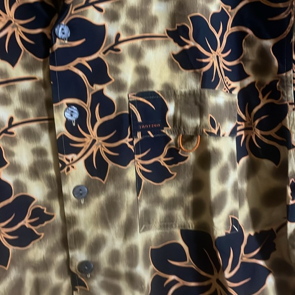 Cotton Hawaiian style dress shirt buttons. B6 - Picture 2 of 5